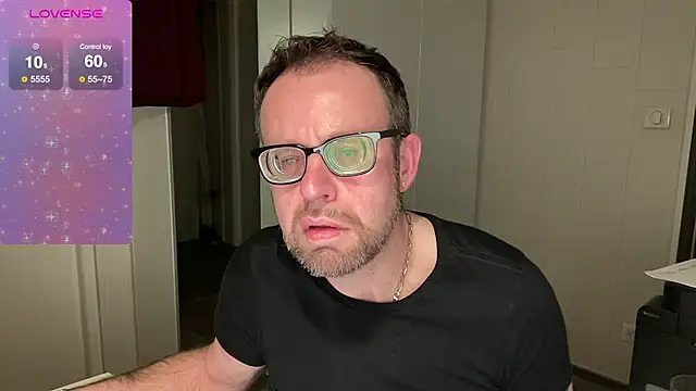 Snapshot of FABIOGLASSES chatting on 01/22/25, 09:10 FABIOGLASSES online show from 01/22/25, 09:10