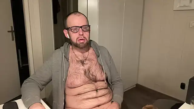 FABIOGLASSES online show from 11/24/25, 11:49