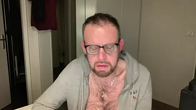 Snapshot of FABIOGLASSES chatting on 12/21/24, 11:34 FABIOGLASSES online show from 12/21/24, 11:34