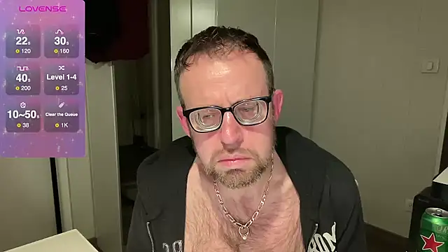 Snapshot of FABIOGLASSES chatting on 02/10/25, 09:25 FABIOGLASSES online show from 02/10/25, 09:25