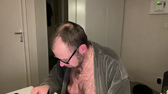 FABIOGLASSES online show from 12/20/25, 11:18