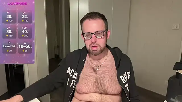 Snapshot of FABIOGLASSES chatting on 03/01/25, 12:07 FABIOGLASSES online show from 03/01/25, 12:07