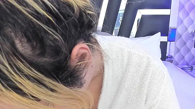 Snapshot of katya_kozlov chatting on 03/17/25, 09:44 katya kozlov online show from 03/17/25, 09:44