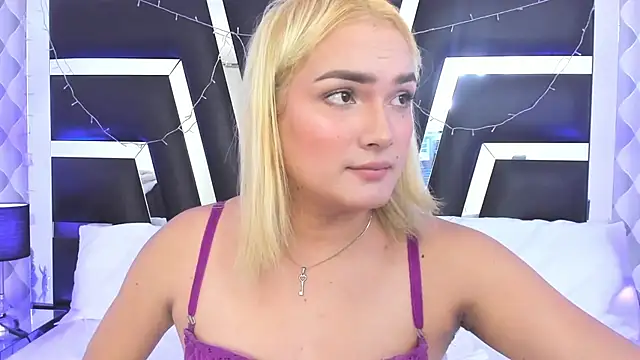 Snapshot of katya_kozlov chatting on 10/03/25, 12:47 katya kozlov online show from 10/03/25, 12:47