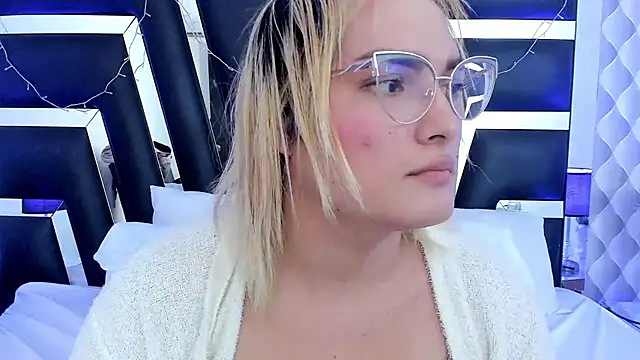 Snapshot of katya_kozlov chatting on 02/26/25, 07:23 katya kozlov online show from 02/26/25, 07:23