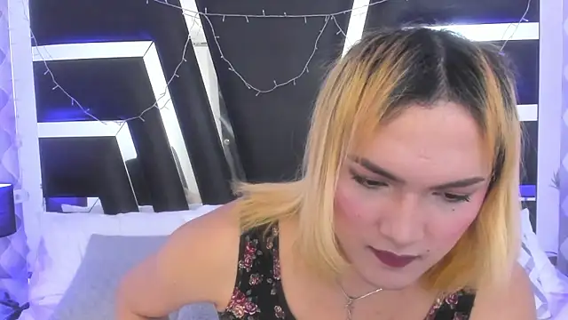 Snapshot of katya_kozlov chatting on 09/21/25, 06:40 katya kozlov online show from 09/21/25, 06:40