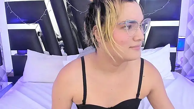 Snapshot of katya_kozlov chatting on 03/16/25, 09:26 katya kozlov online show from 03/16/25, 09:26