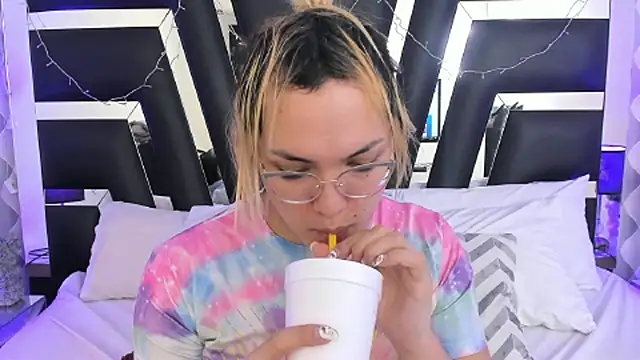 Snapshot of katya_kozlov chatting on 03/07/25, 04:57 katya kozlov online show from 03/07/25, 04:57