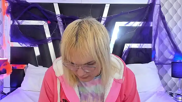 katya kozlov online show from 11/07/25, 01:32