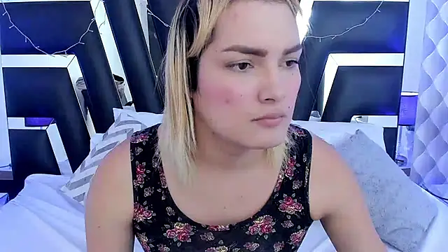 Snapshot of katya_kozlov chatting on 02/26/25, 04:19 katya kozlov online show from 02/26/25, 04:19