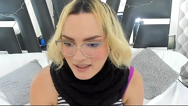 Snapshot of katya_kozlov chatting on 02/13/25, 03:07 katya kozlov online show from 02/13/25, 03:07