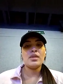aisha es online show from 03/24/26, 06:52