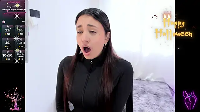 aisha es online show from 10/28/25, 07:57