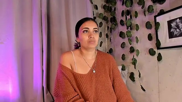 Snapshot of aisha_es chatting on 02/19/25, 11:04 aisha es online show from 02/19/25, 11:04