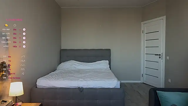 mo1ly online show from 10/08/25, 12:17