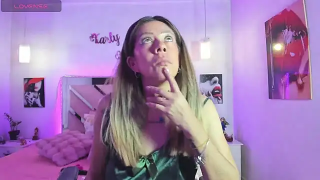 Karly moon online show from 11/20/25, 05:19