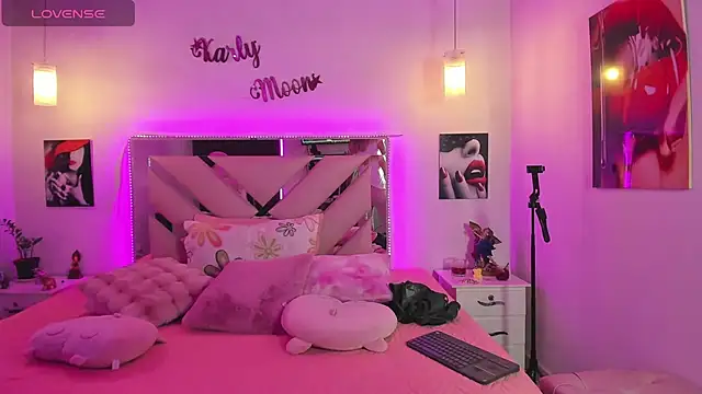 Karly moon online show from 11/19/25, 05:13