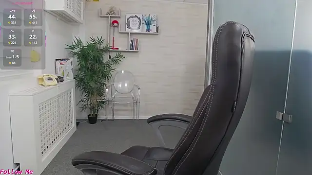 Snapshot of EllaMilf_ chatting on 07/19/26, 11:18 EllaMilf online show from 07/19/26, 11:18