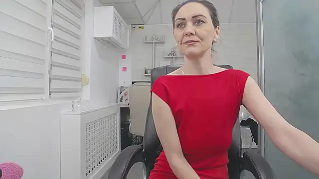 Snapshot of EllaMilf_ chatting on 01/17/26, 02:31 EllaMilf online show from 01/17/26, 02:31