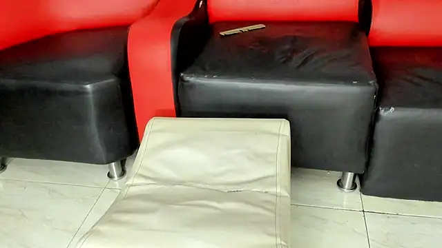 Snapshot of fuckand_lick chatting on 02/27/25, 11:15 fuckand lick online show from 02/27/25, 11:15