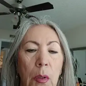 Snapshot of EvaRobinson chatting on 06/08/26, 12:06 EvaRobinson online show from 06/08/26, 12:06