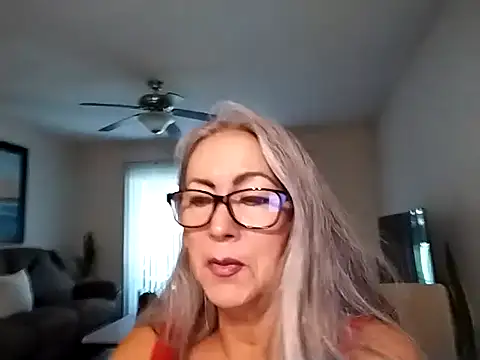 Snapshot of EvaRobinson chatting on 06/10/26, 02:51 EvaRobinson online show from 06/10/26, 02:51