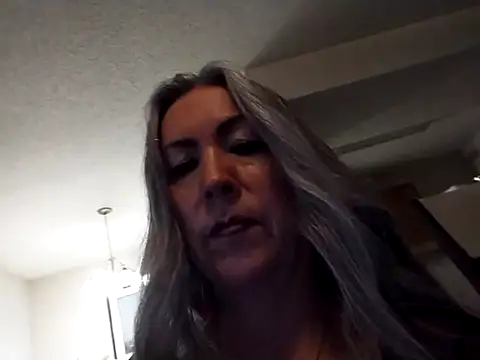 Snapshot of EvaRobinson chatting on 03/09/25, 07:48 EvaRobinson online show from 03/09/25, 07:48