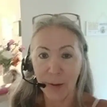 Snapshot of EvaRobinson chatting on 05/28/26, 12:00 EvaRobinson online show from 05/28/26, 12:00