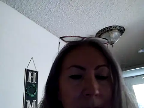 Snapshot of EvaRobinson chatting on 02/13/25, 06:26 EvaRobinson online show from 02/13/25, 06:26