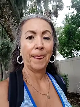 Snapshot of EvaRobinson chatting on 10/10/25, 03:35 EvaRobinson online show from 10/10/25, 03:35