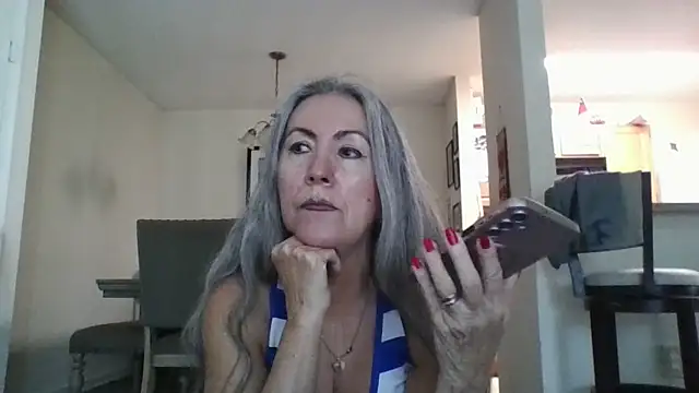 Snapshot of EvaRobinson chatting on 02/17/25, 07:12 EvaRobinson online show from 02/17/25, 07:12