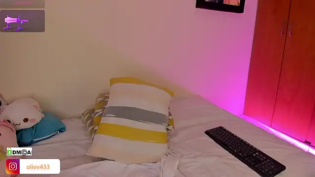 olivia  s online show from 10/19/25, 03:42