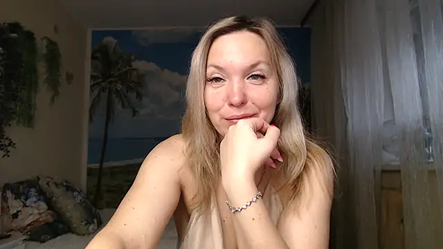 soaring love online show from 10/28/25, 04:35