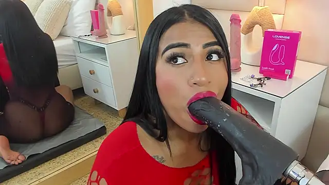 Snapshot of AntoniaRoss_ chatting on 04/14/26, 12:54 AntoniaRoss online show from 04/14/26, 12:54