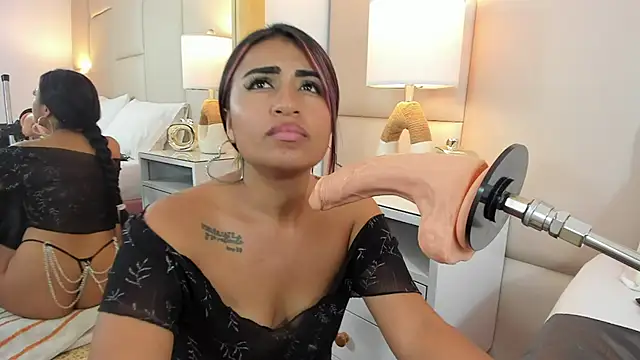 AntoniaRoss  online show from 02/25/25, 08:32