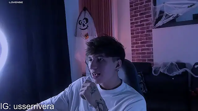 Thomass clark online show from 10/11/25, 02:56