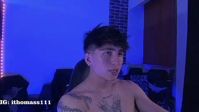 Snapshot of Thomass_clark chatting on 05/12/26, 12:51 Thomass clark online show from 05/12/26, 12:51