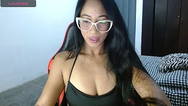 Emiliklauss22 online show from 11/20/25, 06:58