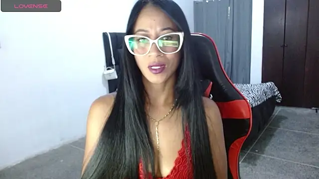 Emiliklauss22 online show from 12/19/25, 07:16