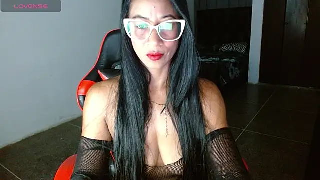 Emiliklauss22 online show from 04/03/26, 04:19