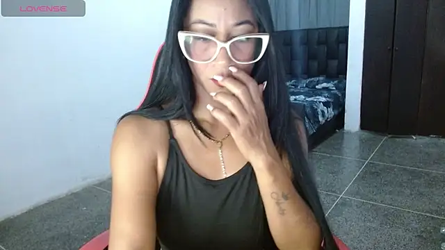 Emiliklauss22 online show from 04/01/26, 09:10