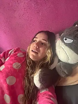 ShelbyHagen online show from 11/03/25, 04:21