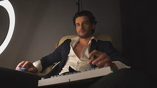 Keen   Luckystrike online show from 03/02/25, 08:57