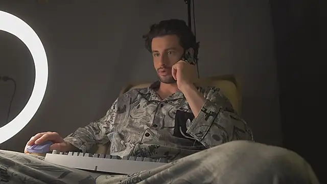 Keen   Luckystrike online show from 03/17/25, 09:46