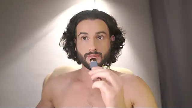 Snapshot of Keen___Luckystrike chatting on 02/02/26, 11:48 Keen Luckystrike online show from 02/02/26, 11:48