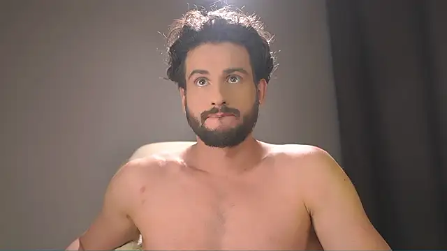 Snapshot of Keen___Luckystrike chatting on 02/10/26, 01:10 Keen Luckystrike online show from 02/10/26, 01:10