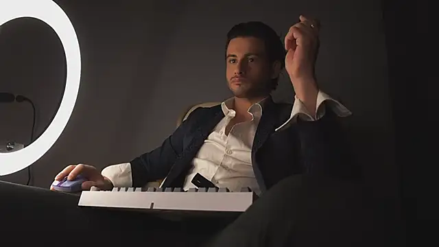 Keen   Luckystrike online show from 03/09/25, 12:00