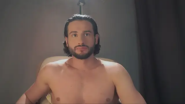 Snapshot of Keen___Luckystrike chatting on 01/18/26, 01:03 Keen Luckystrike online show from 01/18/26, 01:03