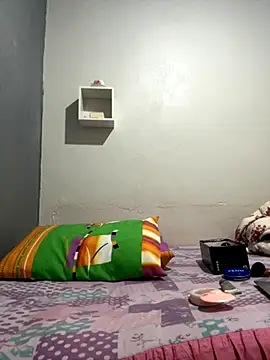 Snapshot of laisviana21 chatting on 10/04/25, 04:08 laisviana21 online show from 10/04/25, 04:08