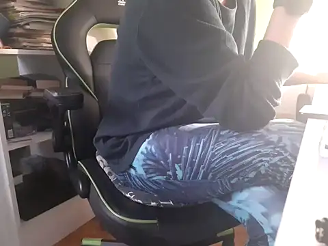 feathersify online show from 10/29/25, 08:35